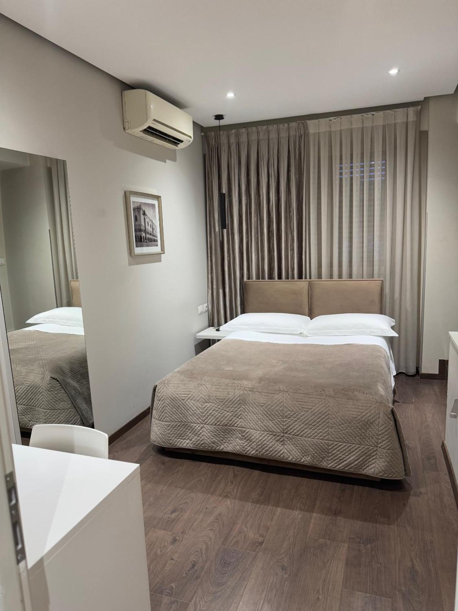 Hotel Oresti Center Tirana Exterior photo